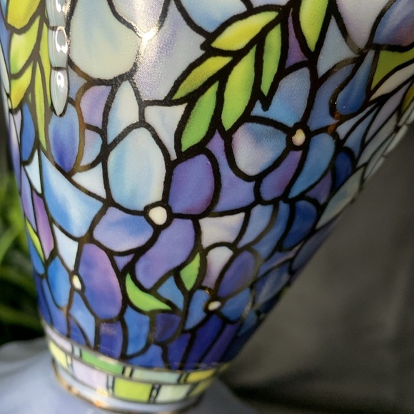 Bradford Editions Era of Louis Tiffany 2002 “Glittering Dragonflies” vase - Picture 10 of 12